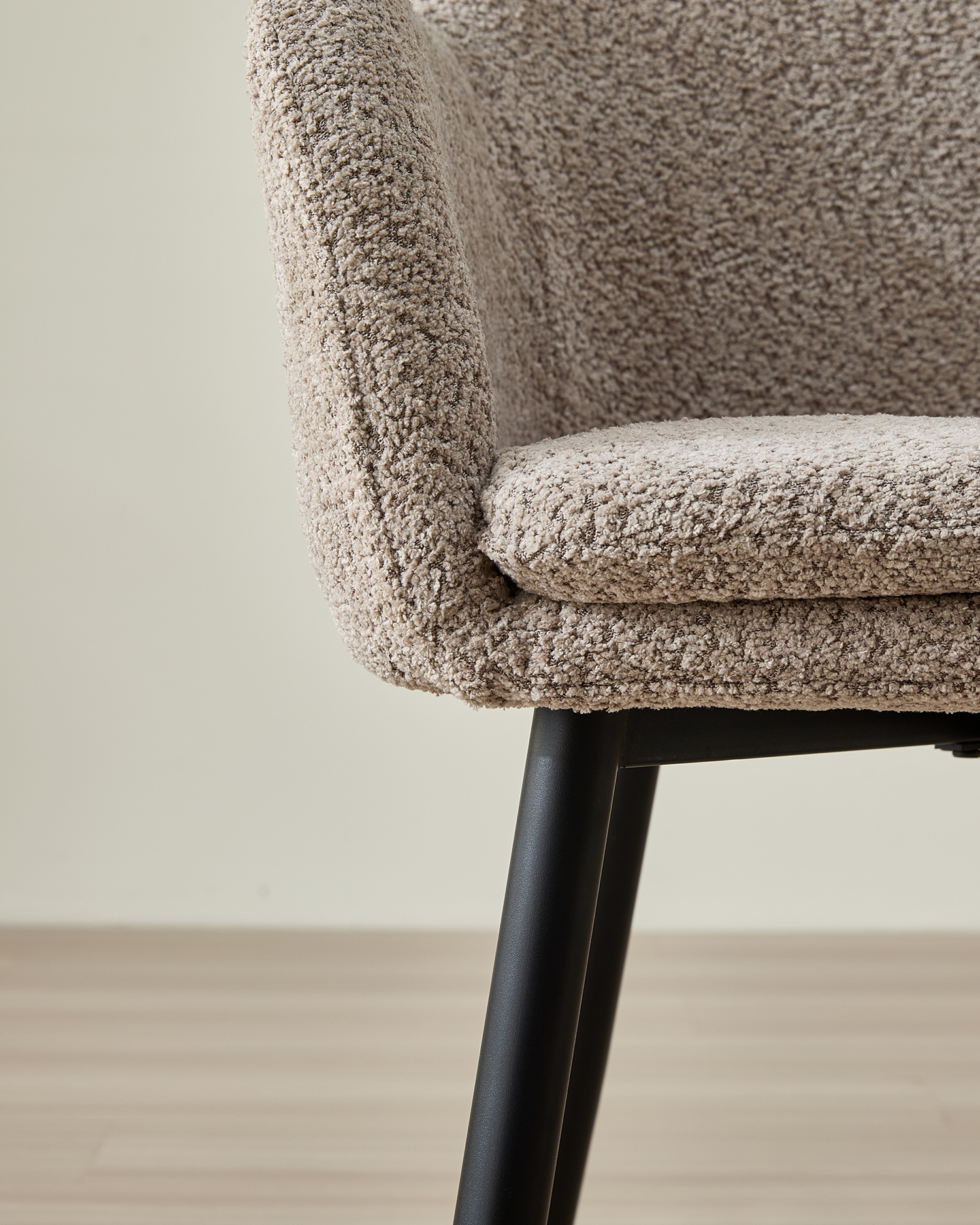 Weicher gepolsterter Esstuhl Weicher gepolsterter Esstuhl